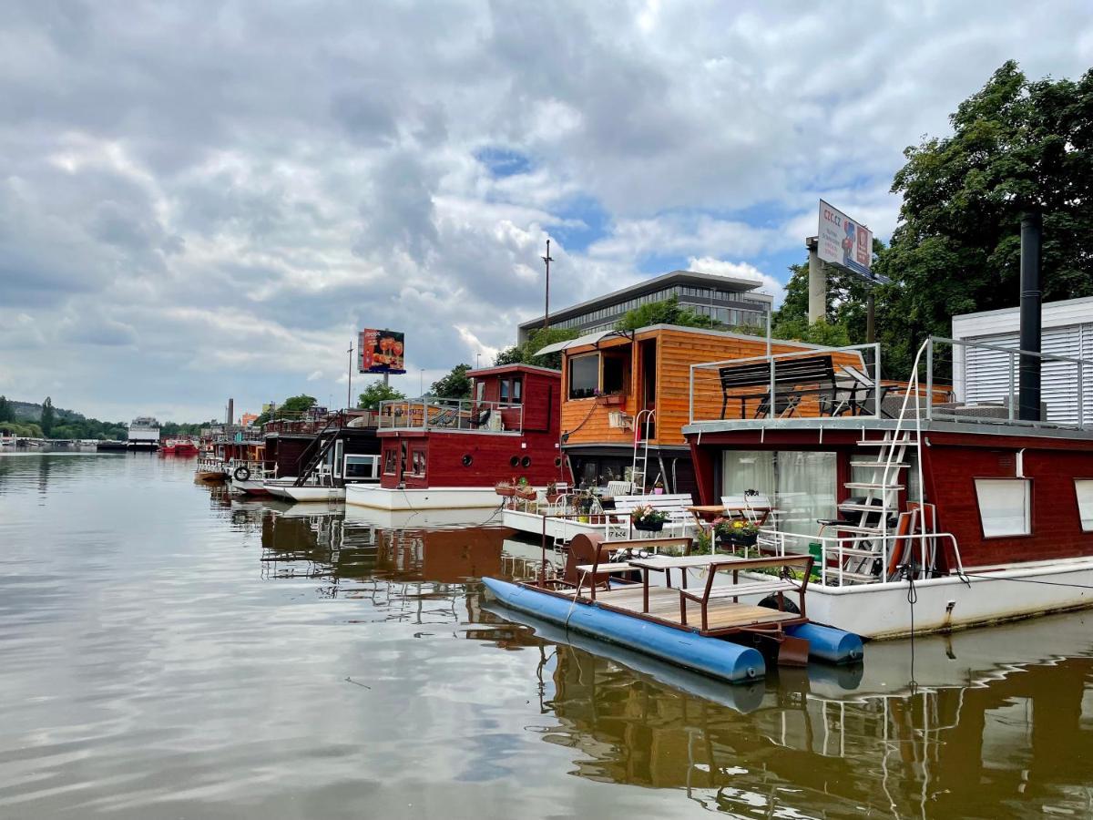Hotel Houseboat Ginger Prag Exterior foto
