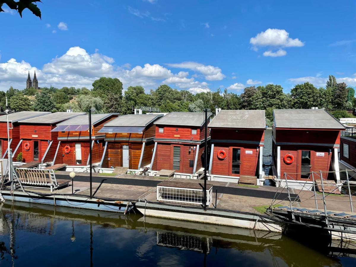 Hotel Houseboat Ginger Prag Exterior foto