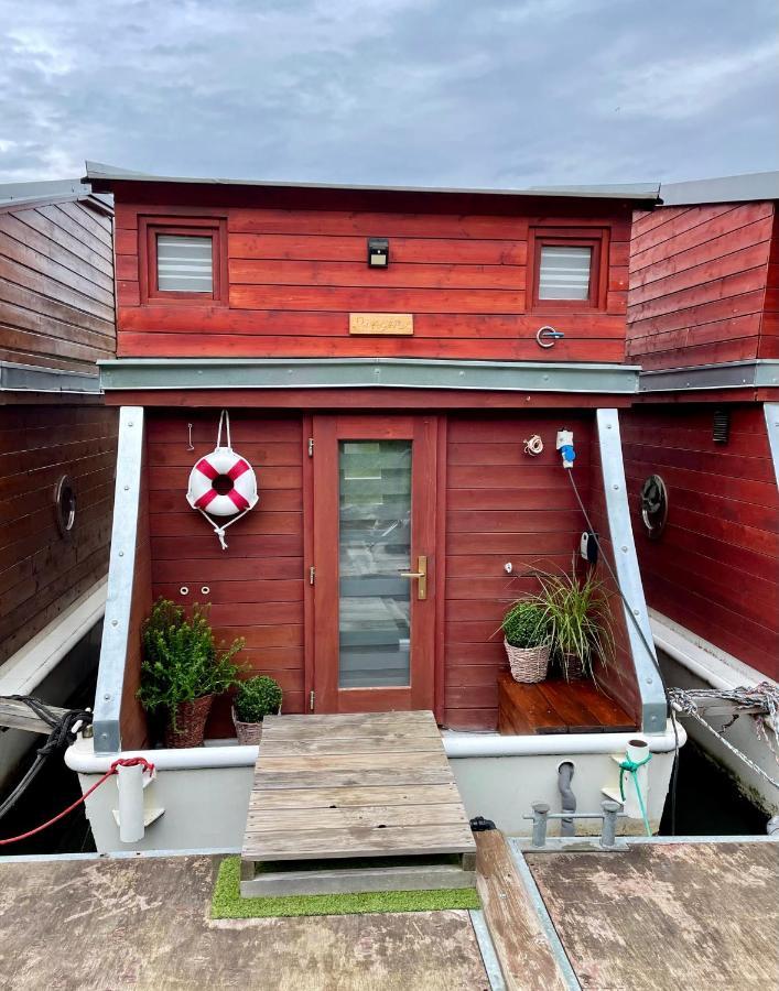 Hotel Houseboat Ginger Prag Exterior foto