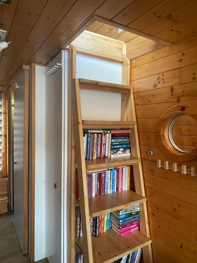 Hotel Houseboat Ginger Prag Exterior foto